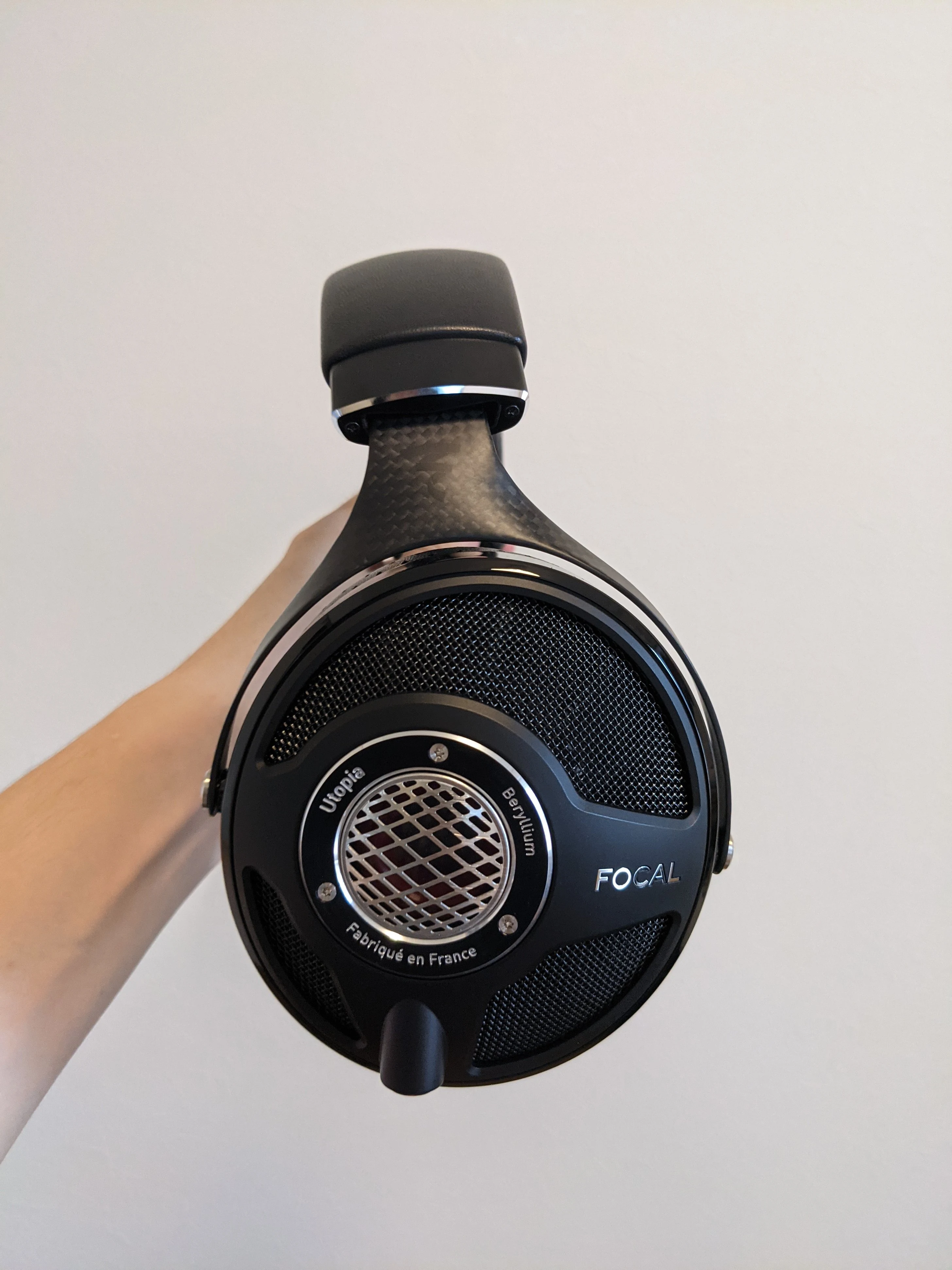 FocalのUtopia NPです。鳴らすのが難しい機種と言われていますがとても気に入っています。